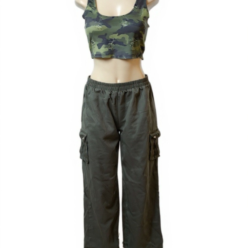PrettyLittleThing Size 10 Cargo Style Pants & May Pink Crop Top. Preloved - Picture 2 of 7